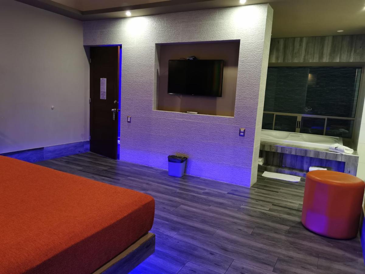 Hotel Plaza Arteaga Монтерей Екстериор снимка