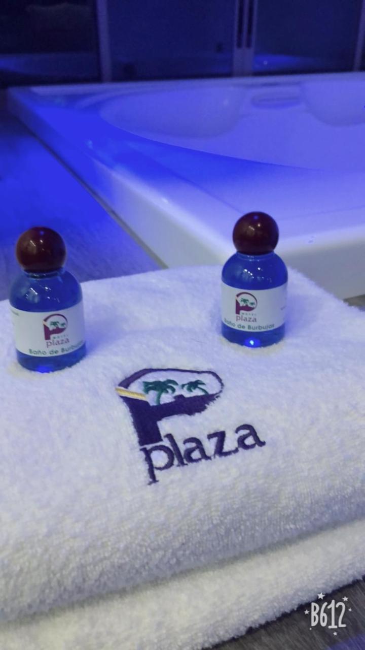 Hotel Plaza Arteaga Монтерей Екстериор снимка