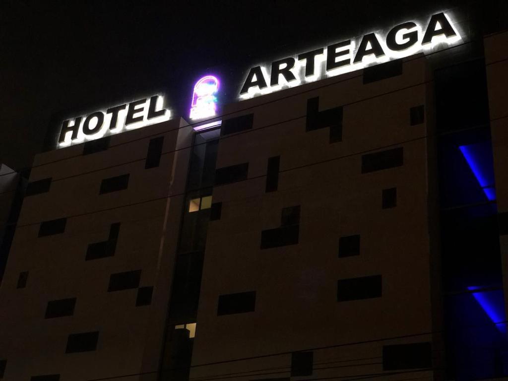 Hotel Plaza Arteaga Монтерей Екстериор снимка