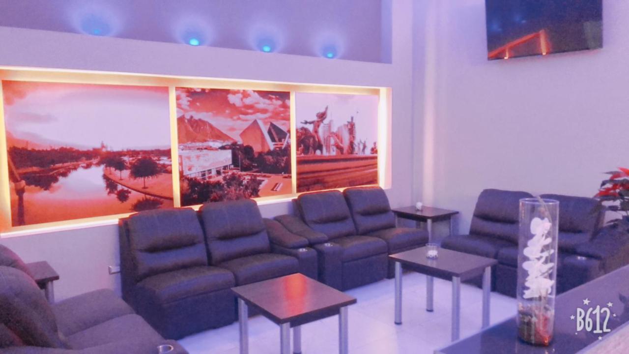 Hotel Plaza Arteaga Монтерей Екстериор снимка