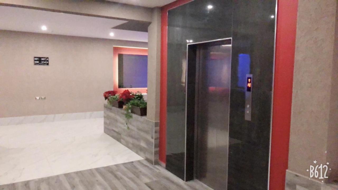 Hotel Plaza Arteaga Монтерей Екстериор снимка