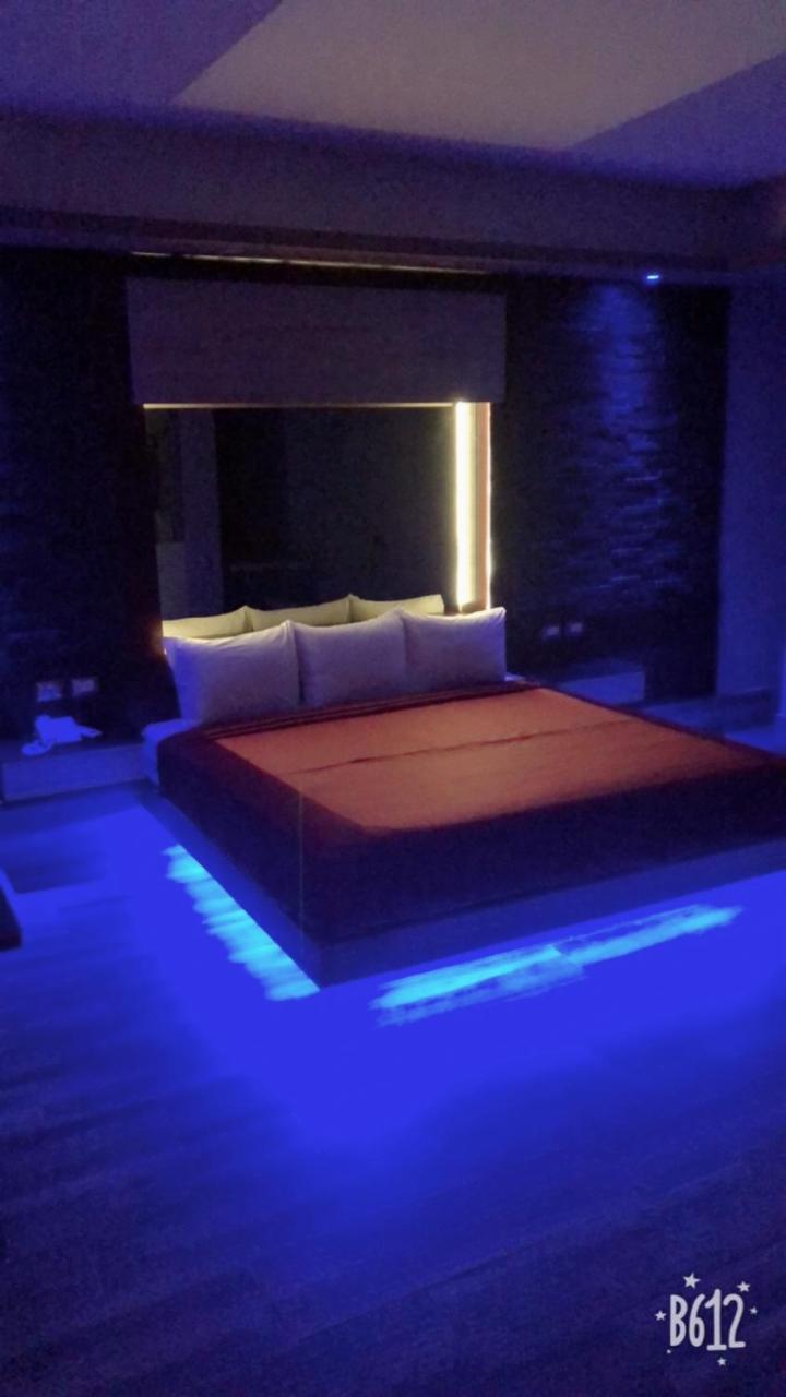 Hotel Plaza Arteaga Монтерей Екстериор снимка